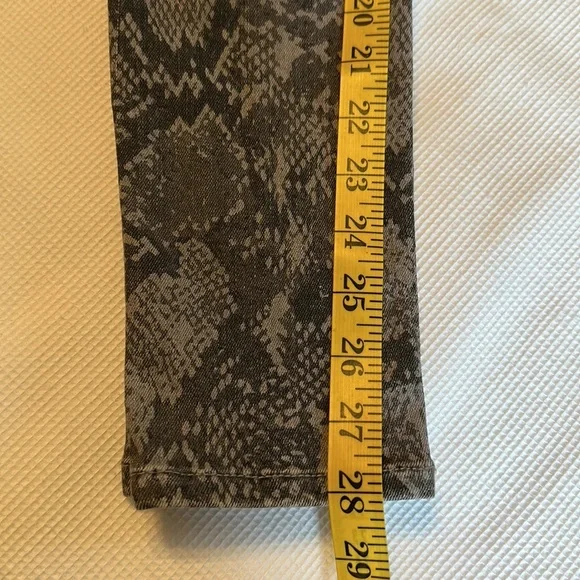 Wit & Wisdom Absolution Snakeskin Print Skinny Jeans Size 0 - Picture 13 of 14